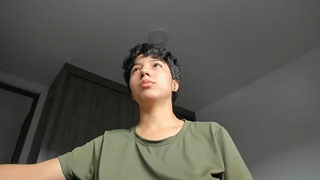 laura-hills18 online show from 06-16-26, 10:34