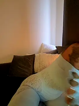 Snapshot of LydiaMaus96 chatting on 10-04-25, 06:55 LydiaMaus96 online show from 10-04-25, 06:55