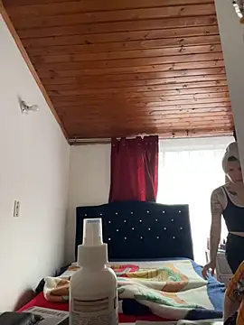 karlamorris  online show from 02-01-26, 01:09