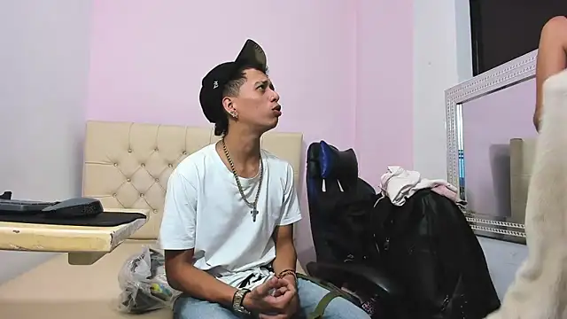 Ashley James online show from 02-08-25, 01:43