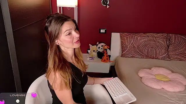 sexy blondegirl online show from 03-06-26, 02:35