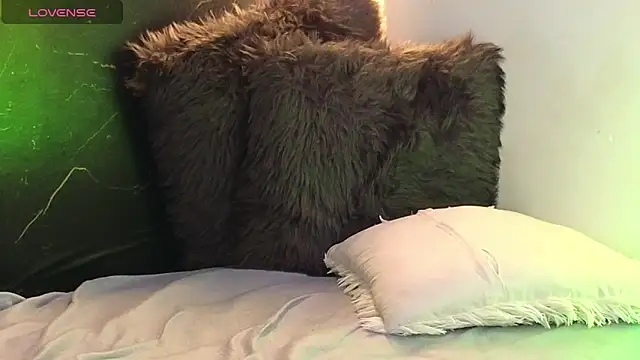 Snapshot of alissa4blonde chatting on 03-12-25, 09:12 alissa4blonde online show from 03-12-25, 09:12