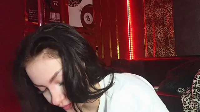 Snapshot of alissa4blonde chatting on 09-25-25, 05:00 alissa4blonde online show from 09-25-25, 05:00