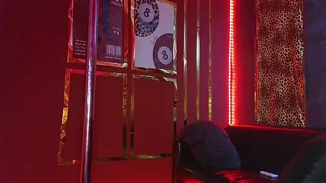 Snapshot of alissa4blonde chatting on 11-21-25, 06:12 alissa4blonde online show from 11-21-25, 06:12