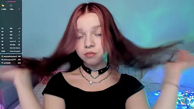 Snapshot of crystal_lilith chatting on 12-30-24, 05:26 crystal lilith online show from 12-30-24, 05:26