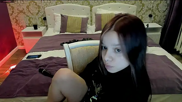 Snapshot of crystal_lilith chatting on 01-29-25, 02:21 crystal lilith online show from 01-29-25, 02:21