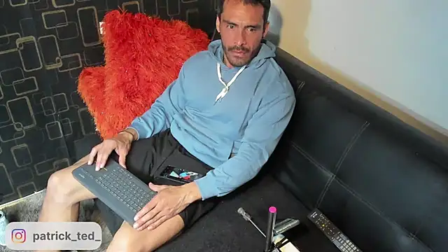 Snapshot of george__69 chatting on 03-15-25, 05:59 george 69 online show from 03-15-25, 05:59