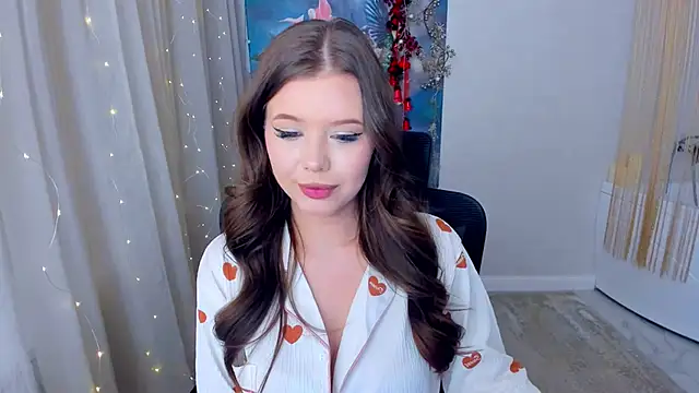 Snapshot of FollowLovee chatting on 12-31-24, 03:45 FollowLovee online show from 12-31-24, 03:45