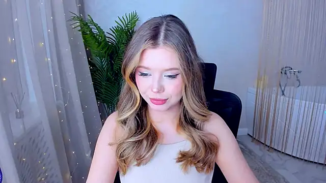 Snapshot of FollowLovee chatting on 01-21-25, 07:39 FollowLovee online show from 01-21-25, 07:39