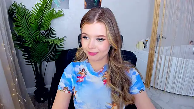 Snapshot of FollowLovee chatting on 02-15-25, 03:06 FollowLovee online show from 02-15-25, 03:06