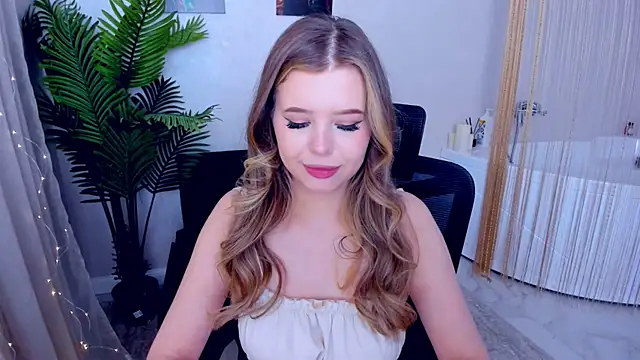 Snapshot of FollowLovee chatting on 02-15-25, 06:12 FollowLovee online show from 02-15-25, 06:12