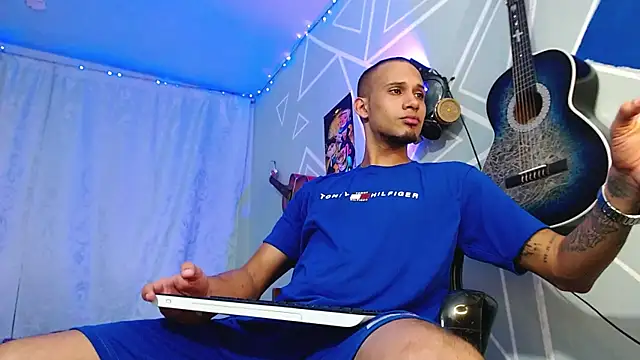 MagnusFrost online show from 03-21-25, 03:55