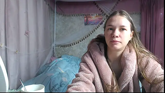 leila bambi  online show from 12-21-25, 06:59