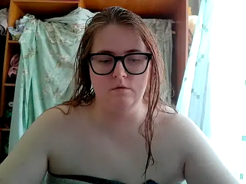 Snapshot of DesireMelissa chatting on 06-16-26, 07:33 DesireMelissa online show from 06-16-26, 07:33