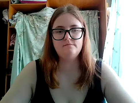 Snapshot of DesireMelissa chatting on 06-17-26, 05:43 DesireMelissa online show from 06-17-26, 05:43