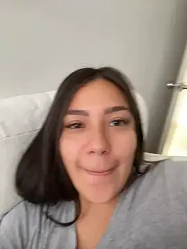 Latina vanessa online show from 01-28-25, 04:08