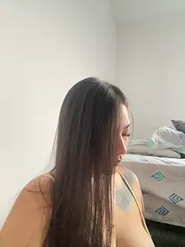 Latina vanessa online show from 10-08-25, 10:40