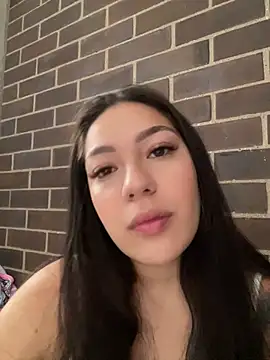 Latina vanessa online show from 04-30-26, 05:52