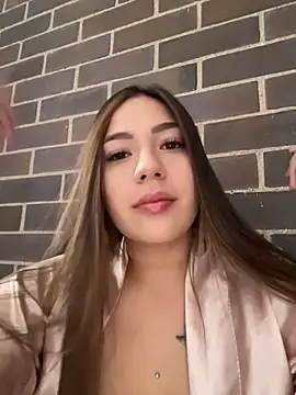 Latina vanessa online show from 06-23-26, 05:00