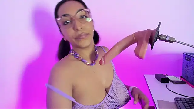 Leticia brownn1 online show from 05-13-26, 07:33