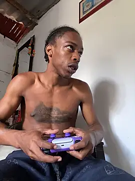 Snapshot of Larry-n-clouds chatting on 01-18-26, 05:28 Larry-n-clouds online show from 01-18-26, 05:28