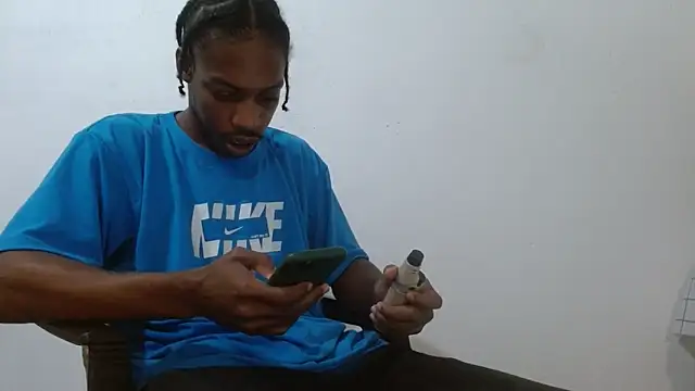 Snapshot of Larry-n-clouds chatting on 02-16-26, 04:03 Larry-n-clouds online show from 02-16-26, 04:03