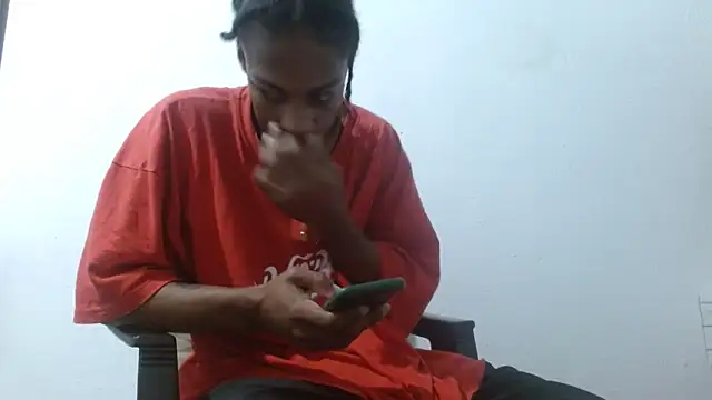 Snapshot of Larry-n-clouds chatting on 02-21-26, 12:06 Larry-n-clouds online show from 02-21-26, 12:06