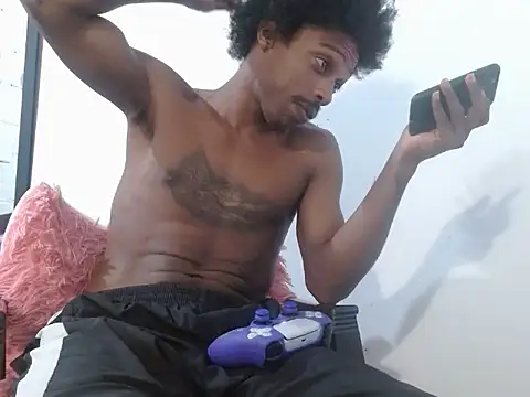 Snapshot of Larry-n-clouds chatting on 03-12-26, 07:20 Larry-n-clouds online show from 03-12-26, 07:20