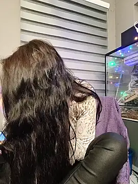 Snapshot of CamilleDesire chatting on 10-28-25, 05:26 CamilleDesire online show from 10-28-25, 05:26