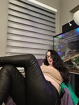 Snapshot of CamilleDesire chatting on 11-19-25, 05:02 CamilleDesire online show from 11-19-25, 05:02