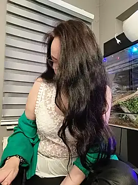 Snapshot of CamilleDesire chatting on 11-23-25, 05:02 CamilleDesire online show from 11-23-25, 05:02