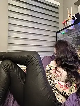 Snapshot of CamilleDesire chatting on 11-29-25, 04:43 CamilleDesire online show from 11-29-25, 04:43