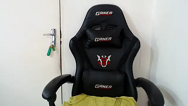 IceBellaCane313 online show from 09-16-25, 12:28