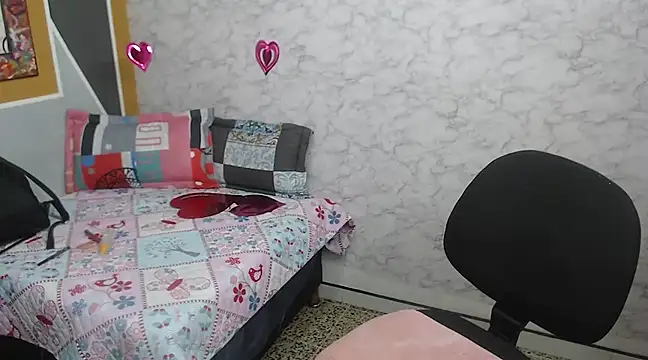 Snapshot of Georgina_Copper chatting on 02-11-25, 01:41 Georgina Copper online show from 02-11-25, 01:41