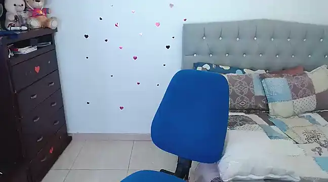 Snapshot of Georgina_Copper chatting on 02-17-25, 02:37 Georgina Copper online show from 02-17-25, 02:37