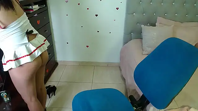 Snapshot of Georgina_Copper chatting on 03-18-25, 02:26 Georgina Copper online show from 03-18-25, 02:26