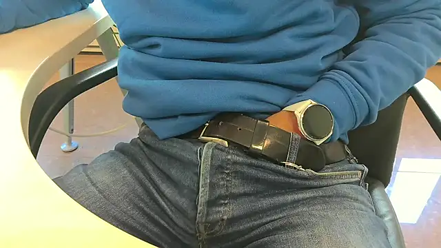 alessandroman2114 online show from 10-03-25, 08:33