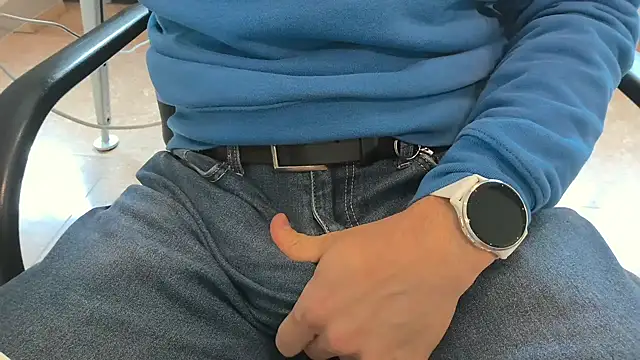 alessandroman2114 online show from 04-15-26, 10:33