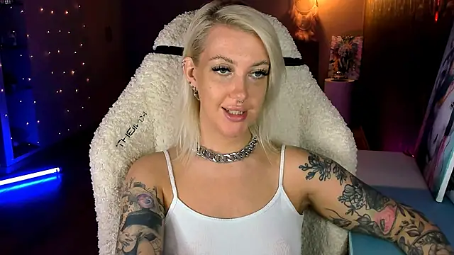 tykioty Miley online show from 04-05-26, 02:25