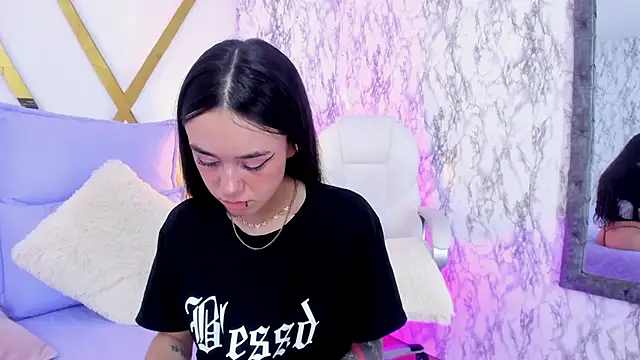 Athziry  online show from 12-20-24, 09:39