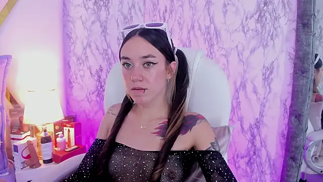 Athziry  online show from 01-21-25, 12:57