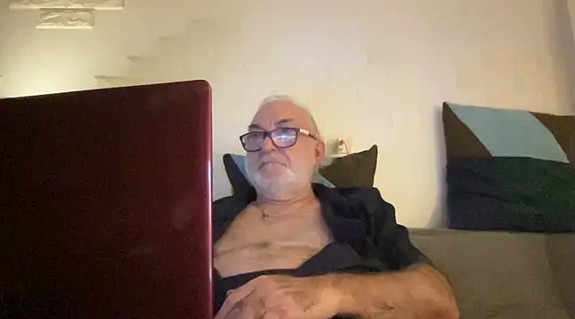 Snapshot of EroticVenetian chatting on 02-24-25, 10:47 EroticVenetian online show from 02-24-25, 10:47
