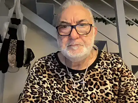 Snapshot of EroticVenetian chatting on 03-07-25, 06:24 EroticVenetian online show from 03-07-25, 06:24