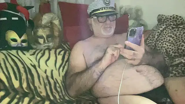 Snapshot of EroticVenetian chatting on 09-17-25, 09:38 EroticVenetian online show from 09-17-25, 09:38