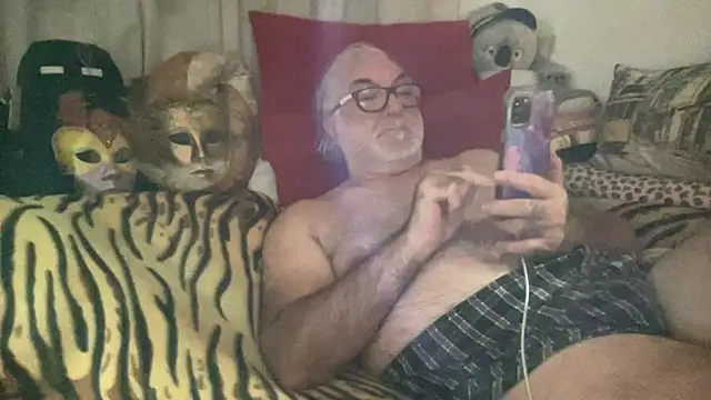 Snapshot of EroticVenetian chatting on 09-30-25, 07:35 EroticVenetian online show from 09-30-25, 07:35