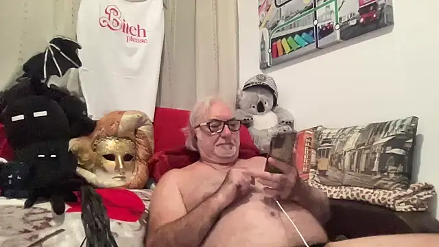 Snapshot of EroticVenetian chatting on 10-06-25, 12:02 EroticVenetian online show from 10-06-25, 12:02