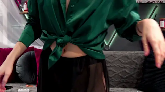 Alexandra Demore online show from 10-14-25, 03:24