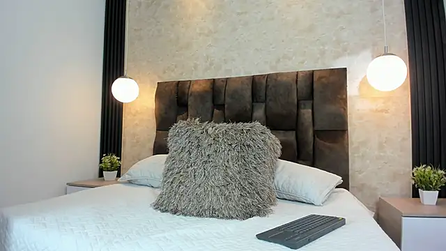 keyla  ross online show from 12-24-24, 06:39