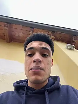 Snapshot of LukonPorn chatting on 03-01-25, 01:07 LukonPorn online show from 03-01-25, 01:07