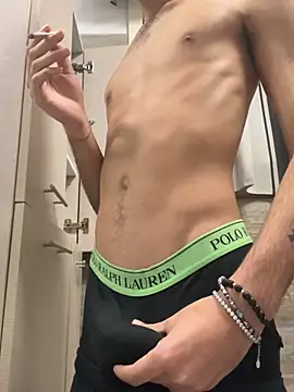 Snapshot of LukonPorn chatting on 03-12-25, 06:22 LukonPorn online show from 03-12-25, 06:22